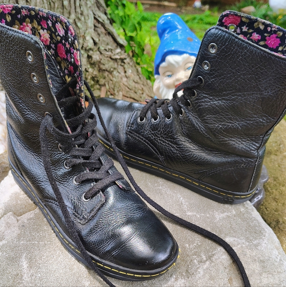 DR. MARTEN LADIES SZ 8 STAFFORD MIDCALF LACE UP BOOTS
